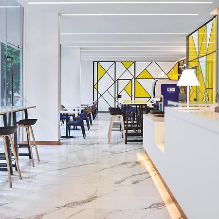 Holiday Inn Express Singapore Serangoon By Ihg Exterior photo