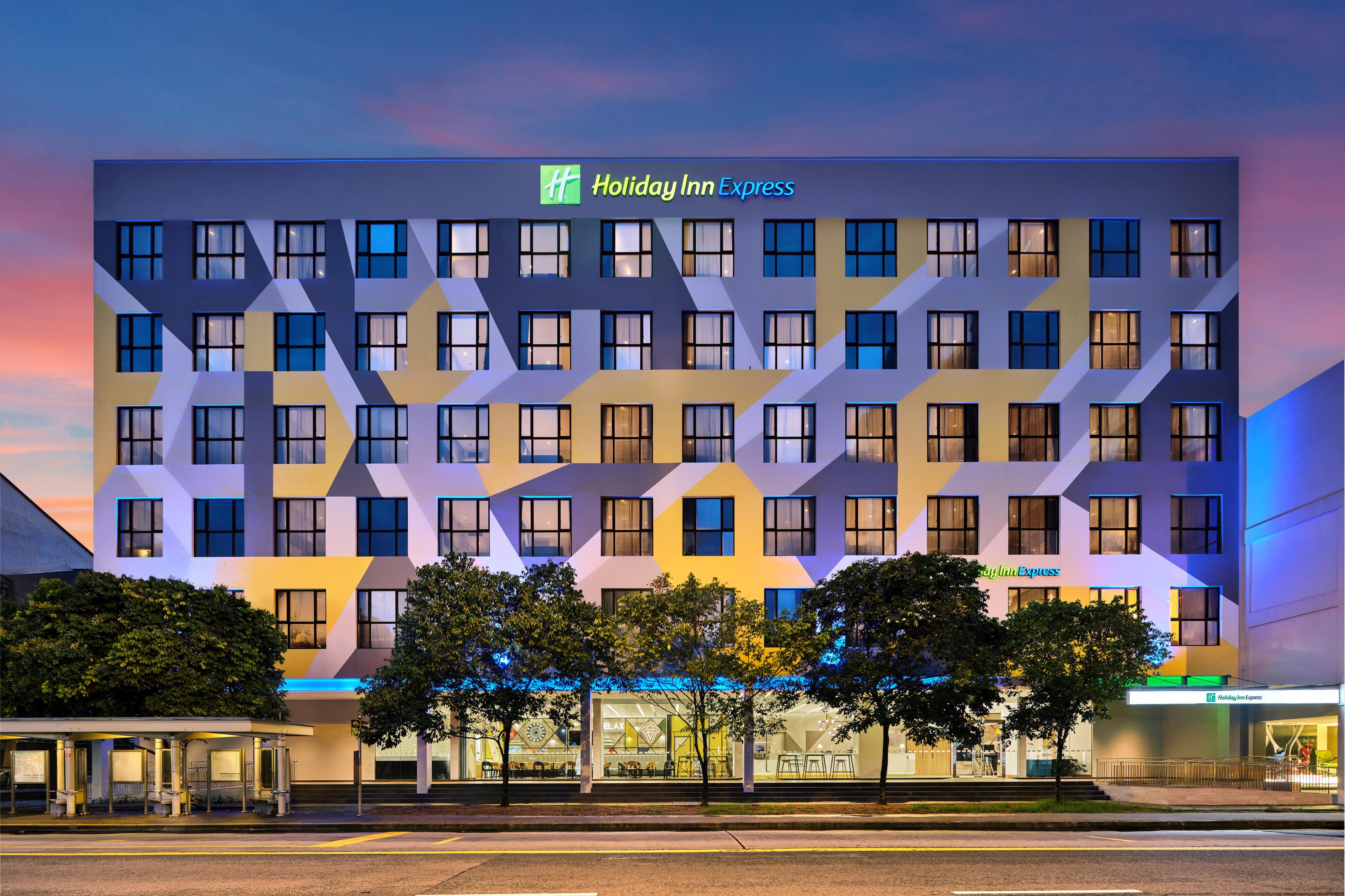 Holiday Inn Express Singapore Serangoon By Ihg Exterior photo