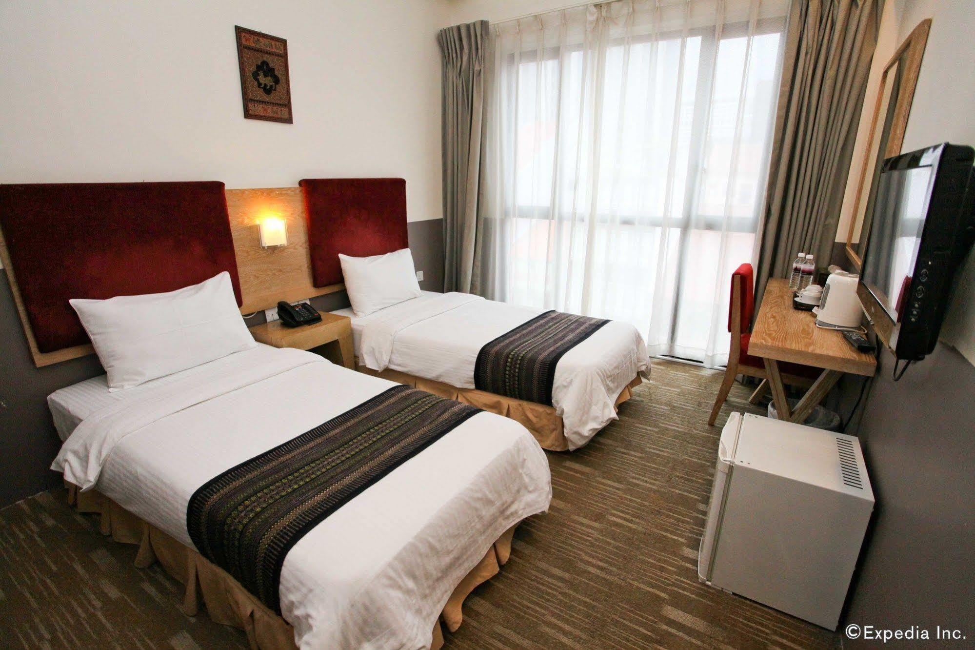 Holiday Inn Express Singapore Serangoon By Ihg Exterior photo